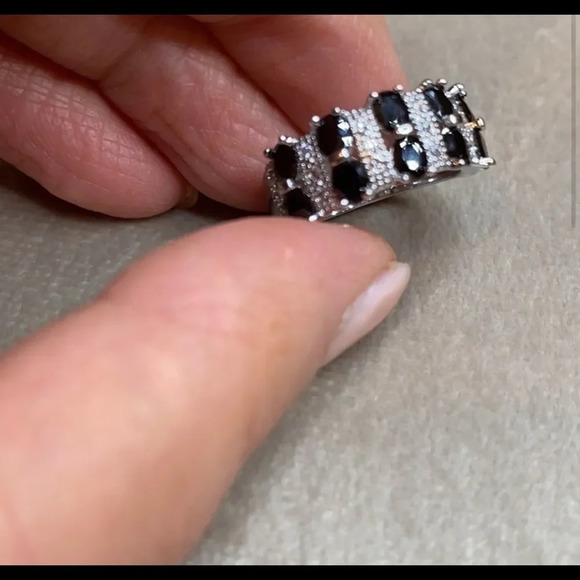 - Authentic Pure Silver Color Band Promise ring - Picture 5 of 8